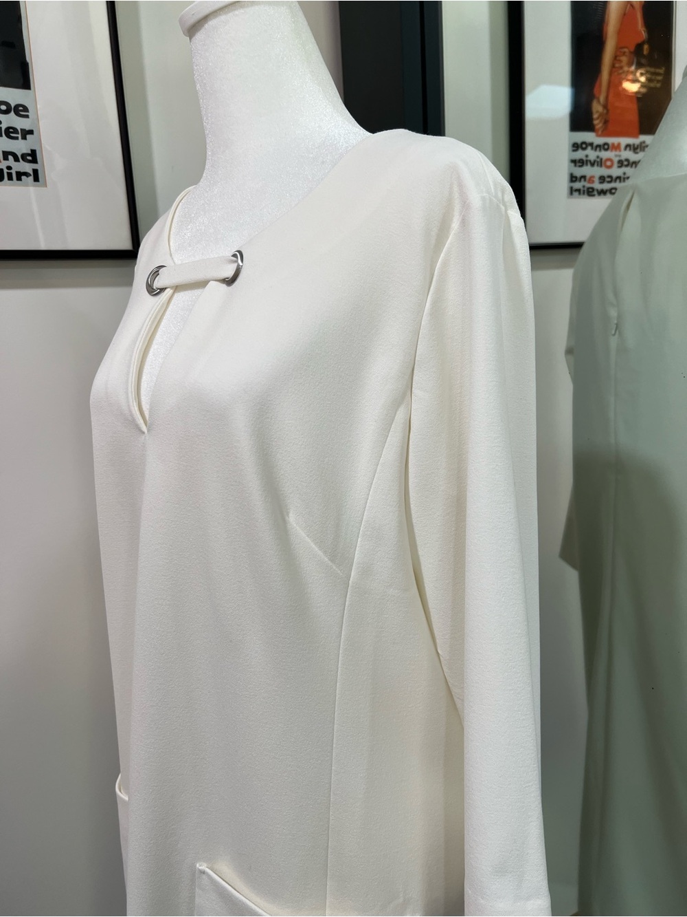 Etcetera Women’s Moonlit Cream Long-Sleeve Dress with Metal Accent. Size 8 NWT